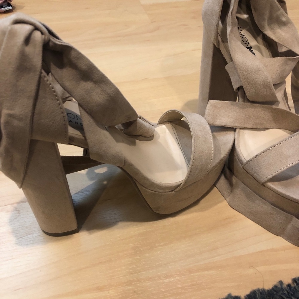 Heels - Picture 2 of 4